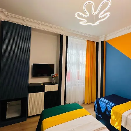 Apex Hotel 3*